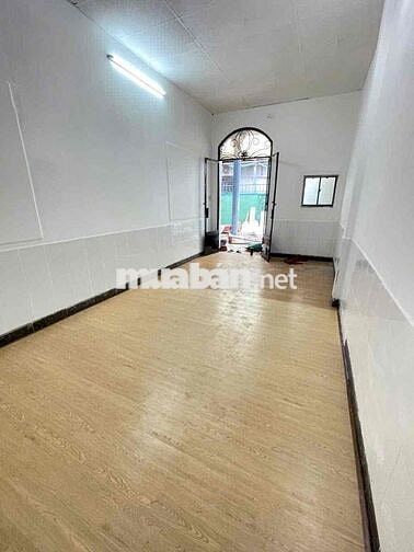 Cho thuê phòng dang nhà nguyên căn riên biệt - ngay Satra Phạm Hùng