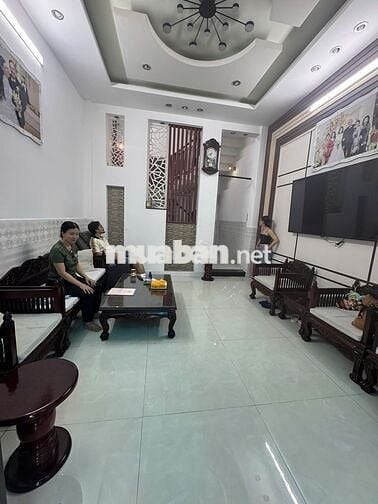 Nhà đẹp 4x16m, 1 trệt 3 lầu – Gần chợ, trường, siêu thị – Giá cực tốt