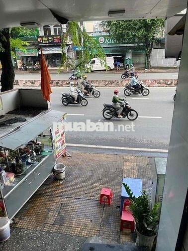 Mặt tiền đường Lê Trọng Tấn, cách ĐH Công Thương 200m, không ngập nước