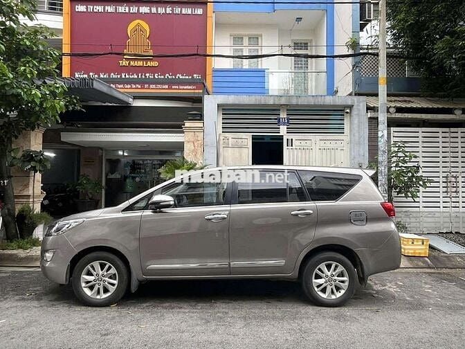 Toyota Innova 2016 2.0E