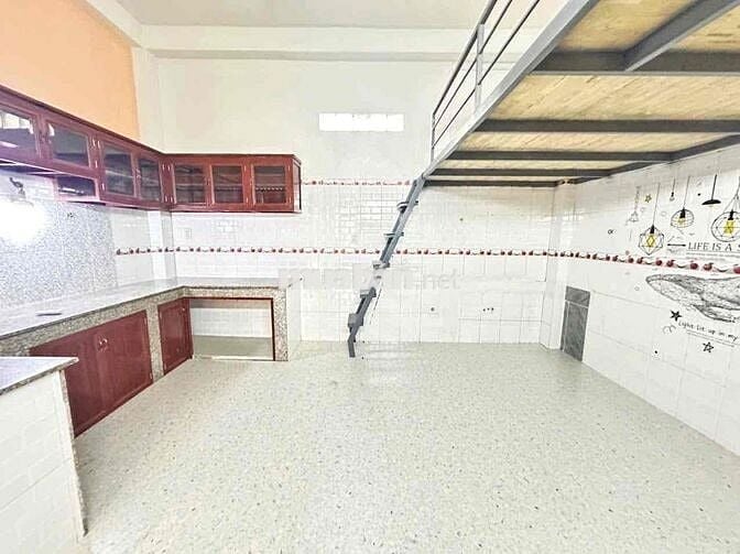 PHÒNG CÓ GÁC SIÊU RỘNG KHÔNG GIỚI HẠN NGƯỜI Ở NGAY TRUNG TÂM GÒ VẤP