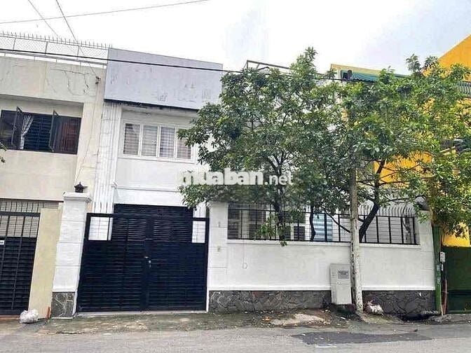 NGUYÊN CĂN QUẬN 10 - CÓ SÂN ( NGANG 10 M - 6PHÒNG )