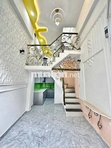 NHÀ KHÁNH HỘI Q4- 3 LẦU- 3x6m - KO QH CHỈ 2 TỶ NHỈNH