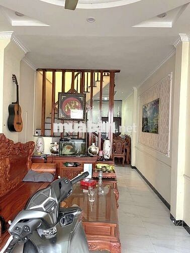 NHÀ ĐẸP 41M² – FULL NỘI THẤT GỖ VIP – Ô TÔ ĐỖ CỬA – NGÕ THÔNG – GẦN HỒ