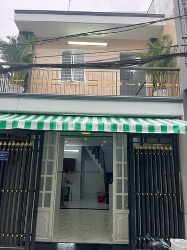 Nhà mới xây xong, xách vali vào ở ngay.