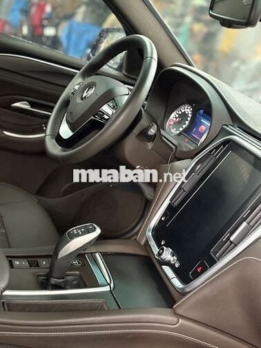 VinFast Lux A2.0 2021 Plus 2.0 AT - 40000 km - Đỏ