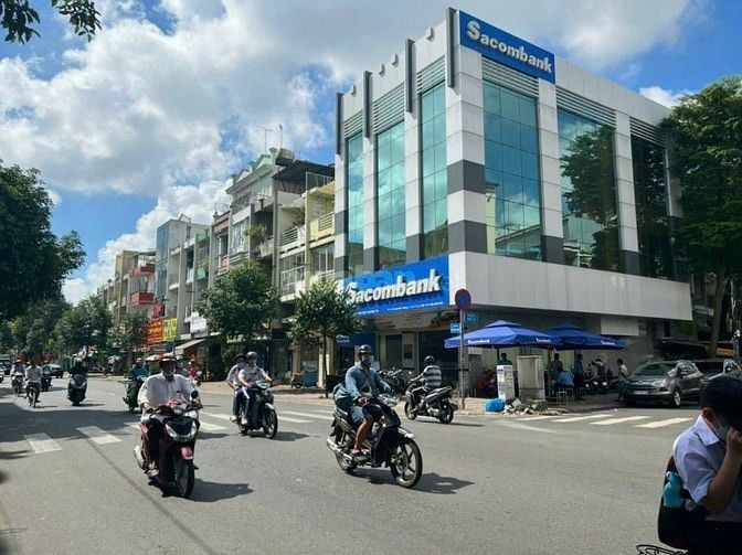 Bán gấp toà nhà Góc 2 MT Quận 11 DT 8,1m x 18m, HĐT 150 tr giá 50 tỷ