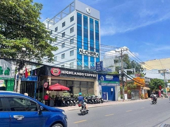 Góc 2MT ngang 5,7m Nguyễn Xí Quận Bình Thạnh, Cn115m2, HĐT 50tr/tháng 