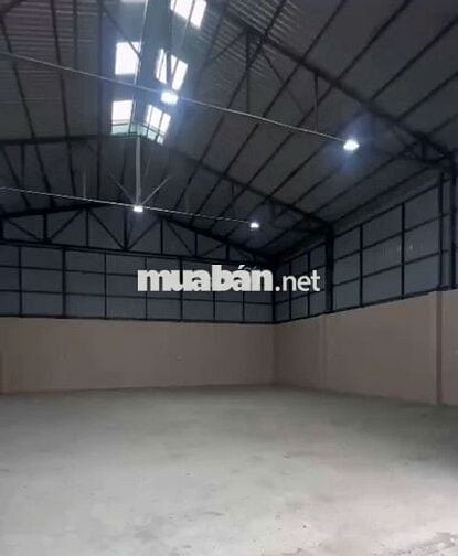 Kho đẹp cần cho thuê gấp ở Đường Hoàng Quốc Việt diện tích 350m2