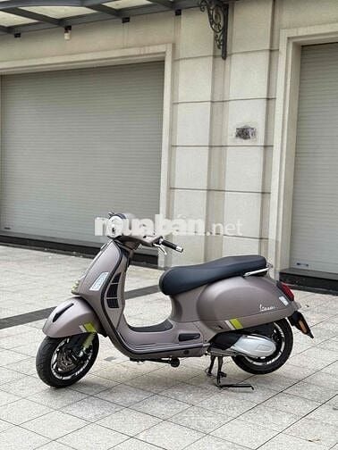 Bán xe Vespa GTS T300 chính chủ tại HN