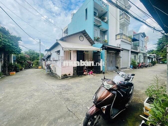 Nhà Cấp 4. Gần UBND q12 củ, Trường lái, metro .