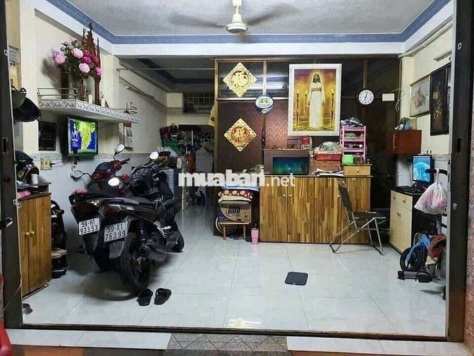 bán nhà lê quang sung F9 Q6.

📐 Diện tích đất: 4.5x9m (có hoàn công)