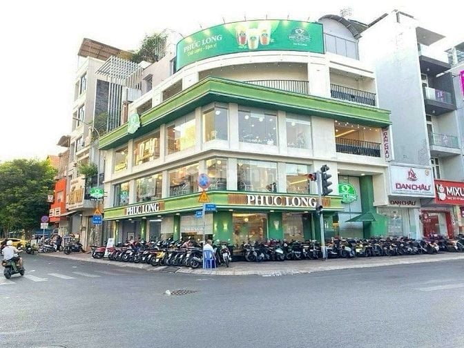 Góc 2 MT Hai Bà Trưng - Trần Quốc Toản; 240m2 (12 x 20); HĐT 300Triệu