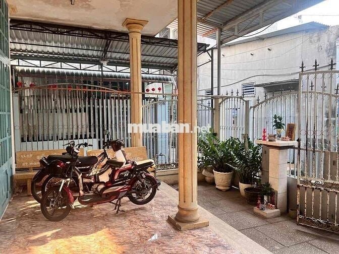 NHÀ CẤP4 DT KHỦNG 172m2 ngang 8M, TT HÓC MÔN - GIÁ TỐT GẤP BÁN