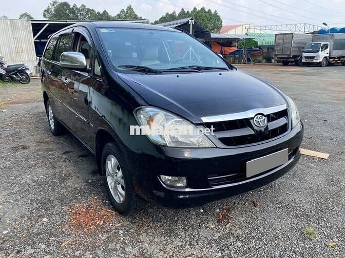 Toyota Innova 2006 số sàn màu đen
