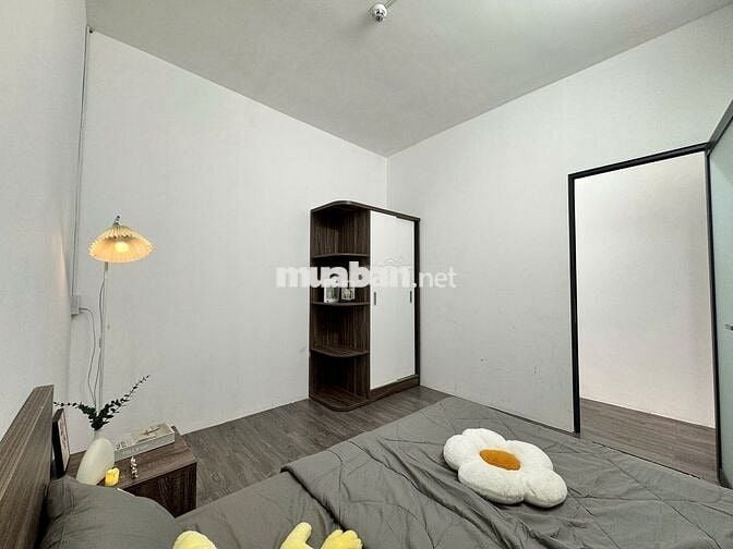 Căn Hộ Cho Thuê 2 Phòng Ngủ  Ban Công Thoáng Full NT Ngay Viettel Q3