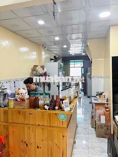 Sang quán đang  bán cơm và cà phê có lầu gồm 2 phòng
