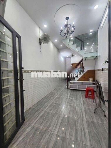 NHÀ ĐẸP NGAY CHỢ PHẠM THẾ HIỂN ĐÚC 1 LẦU. 2 PHÒNG NGỦ.  3,6×12 P4. Q8.