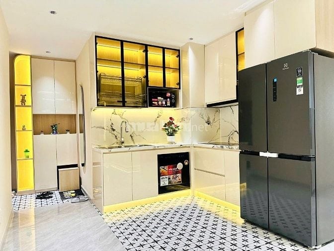 Bán căn hộ Sky Garden 2 lầu 11: 3PN-2WC 81m2. Giá bán 6,1 tỷ. T Lượng