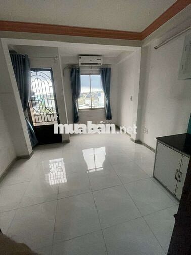 Phòng 22m2. Ban Công. Máy lạnh. Ngay Ngã 4 Phan Văn Trị - P7 Gò Vấp