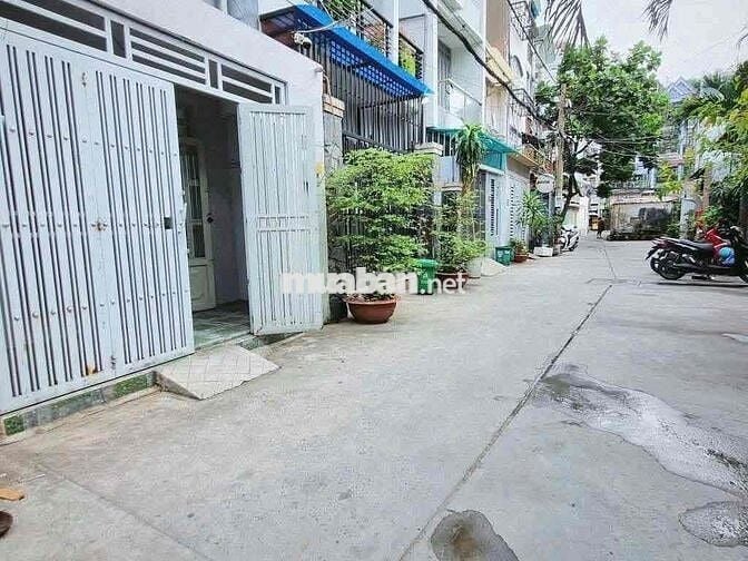 NHÀ GIÁ RẺ Ở DS51 HẺM LỚN 2PN1WC 8tr5 TL