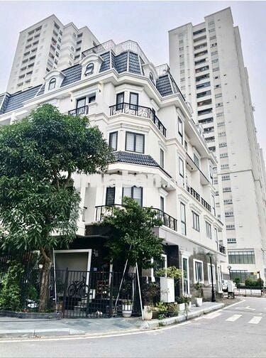 SHOPHOUSE 130M2-HÀ ĐÔNG-CHÂN 7 TOÀ CHUNG CƯ-LÔ GÓC -DÒNG TIỀN ỔN ĐỊNH