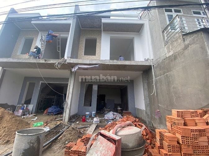 BÁN NHÀ 1T/1L MT KINH DOANH NGAY TRUNG TÂM NGÃ 4 SỞ SAO