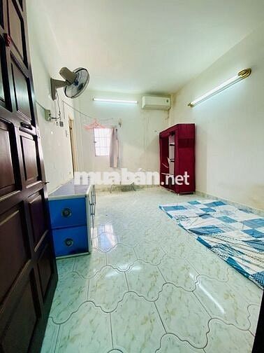 Phòng trọ nữ NVVP 18 m2 WC riêng hẻm rộng 8m Phú Nhuận gần chợ sân bay