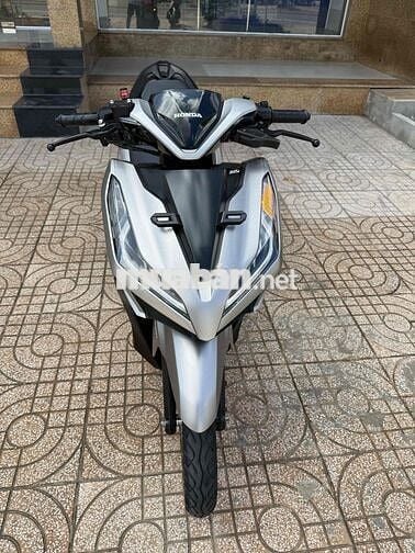Vario 150 2020 nhập indo màu bạc tem đỏ.