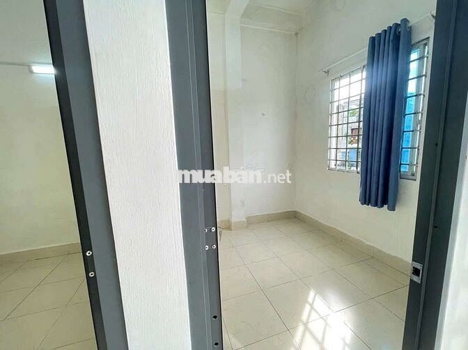 2 PHÒNG NGỦ GIÁ RẺ NỘI THẤT CƠ BẢN BAN CÔNG RIÊNG THOÁNG MÁT