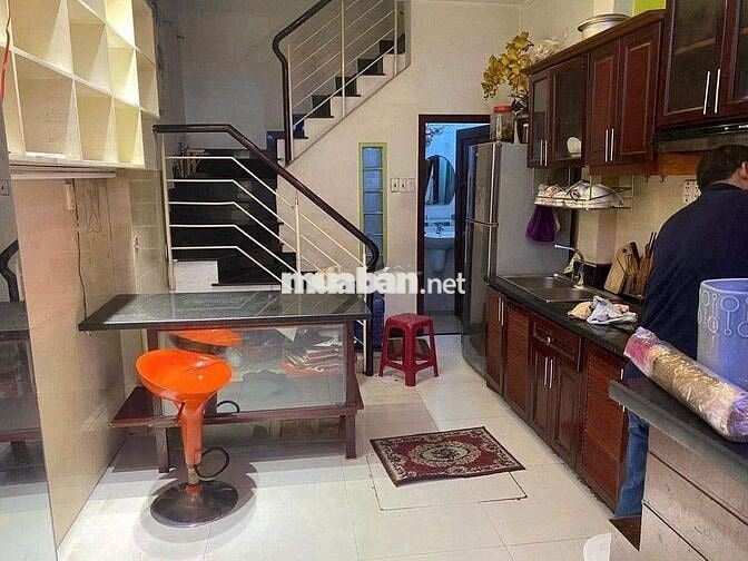 Cho thuê nhà nguyên căn  3PN Cách Mạng Tháng 8