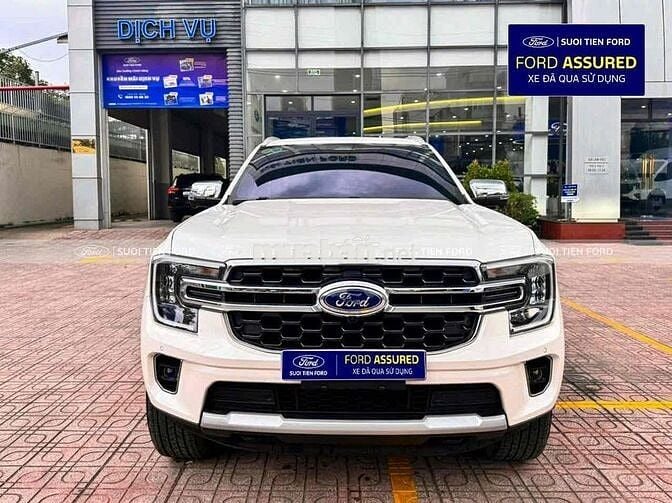 Ford Everest Titanium Trắng 4x2 2023 - Nhập Thái