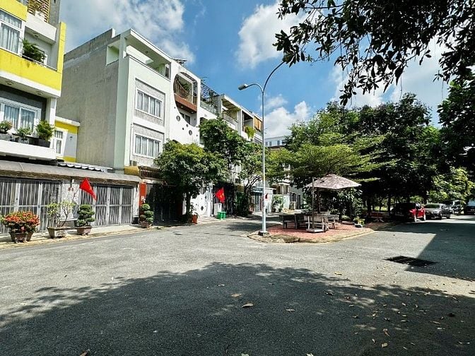 RẺ NHÂT! Bán đất biệt thự An Phú An Khánh, DT8 x 20m. Giá 205tr/ tháng