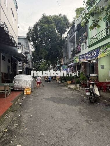 Nhà nhỏ đủ công năng , ở ngay , vị trí đẹp , giá rẻ . Bình Tân