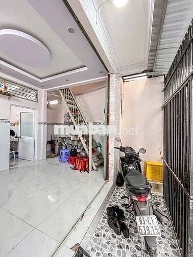 BÁN NHÀ MỚI - NẰM CÁCH ST VINCOM HÙNG VƯƠNG 50M