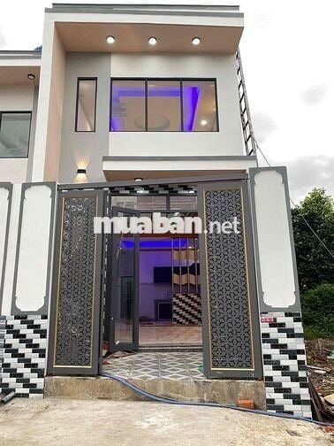 Nhà mới 425tr đường ôtô cách ngã 3 giồng 5phút cách sân bay TSN 40phút