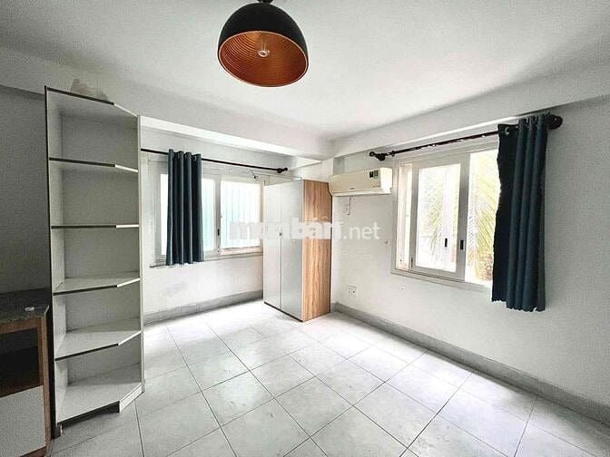 STUDIO 2 CỬA SỔ TRỜI KẾ ĐẠI HỌC VĂN HIẾN