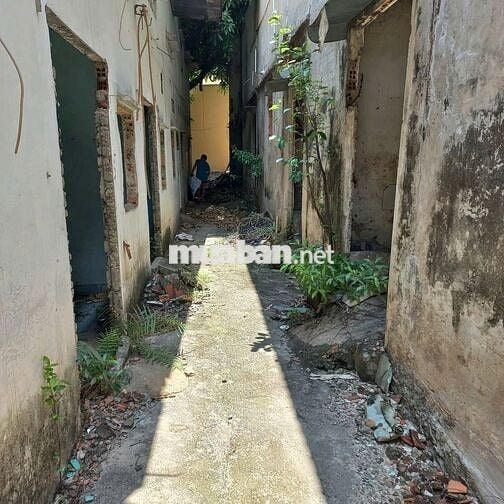 BÁN ĐẤT 2 MẶT TIỀN 650 M2 ĐƯỜNG BÌNH LONG VÀ ĐƯỜNG HẺM SỐ 4