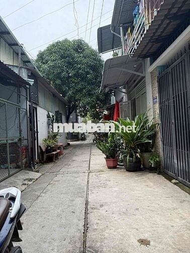 nhà liên khu 4-5 hẻm ô tô đến nhà