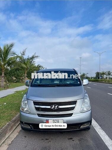 Hyundai Starex 2014 9 chỗ Bạc