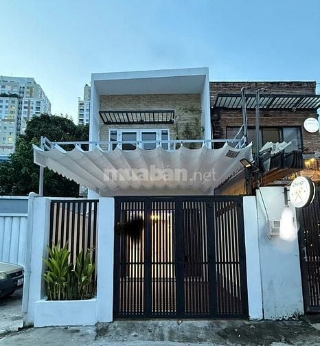 Bán nhà mặt tiền Nguyễn Văn Hưởng - Quốc Hương 4.5 x 18m. Giá 16,5 tỷ