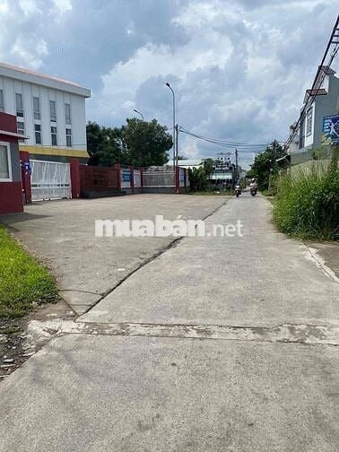 Nhà Đối diện cổng sau trường cấp II Tô Ngọc Vân 👉Giá 5triệu 2