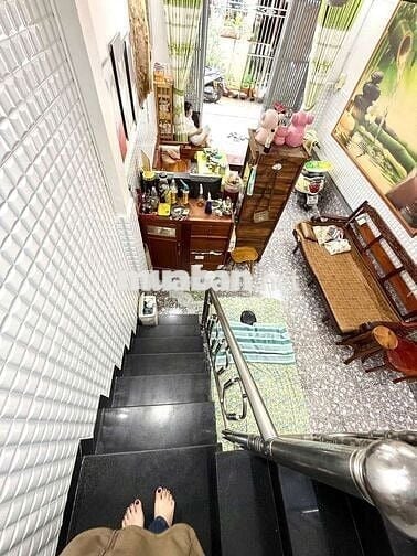 HH 1/2 tháng nhà hẻm thông xe hơi Phan Huy Ích dt 3.5x10m 1 lầu 2pn