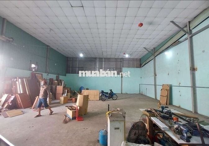 CHO THUÊ KHO,XƯỞNG 300M² GIÁ 25TR/T, Đ XE CÔNG LÊ TRỌNG TẤN