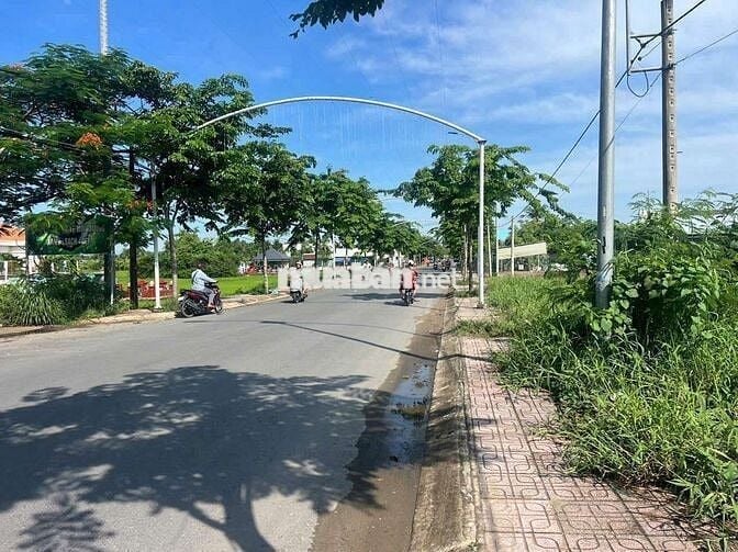 NHÀ MẶT TIỀN KINH DOANH 5X20 ĐƯỜNG BỜ KINH T14. TÂN QUÝ TÂY.BÌNHCHÁNH