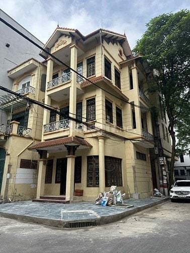 Bán nhà Hồ Tây 95m2, lô góc, vỉa hè rộng, ô tô tránh, gần hồ