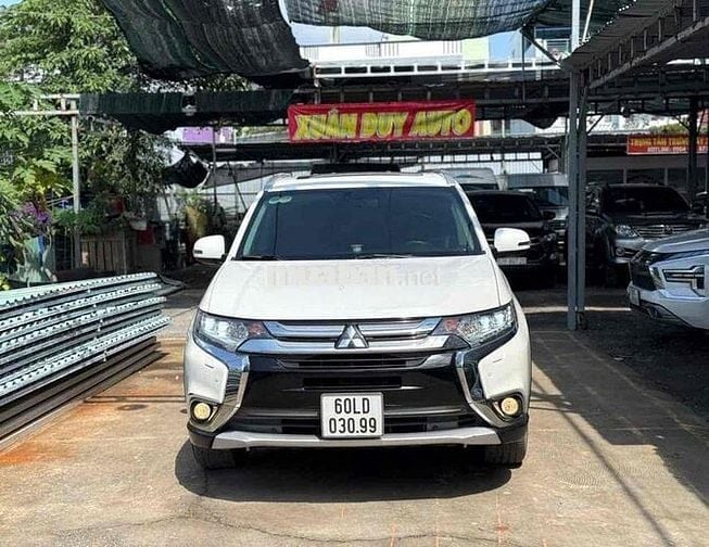 OUTLANDER 2.0premium 2019 BẢO HÀNH 1 NĂM XE CHẤT