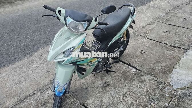 cần bán axelo 125 máy ngon áo moi đep