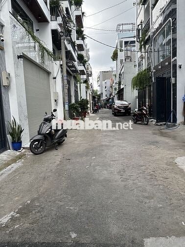 Nhà mới full nội thất đường xe hơi