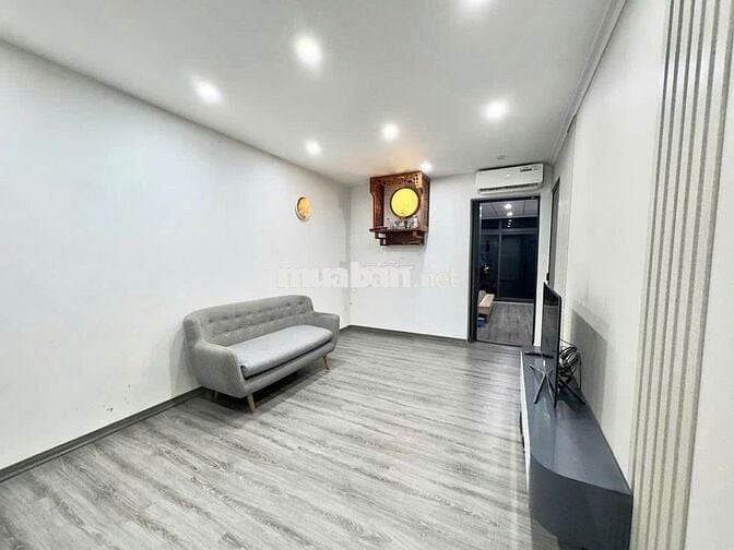 GIA ĐÌNH CẦN BÁN NHÀ TẬP THỂ THANH XUÂN, 60M , MẶT ÔTÔ , KD SẦM UẤT .